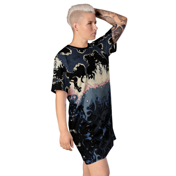 Midnight Abstraction is a very cool t-shirt dress with a Celtic tribal and mystical vibe! Artist, Sushila Oliphant and Apparel for the Spirit.