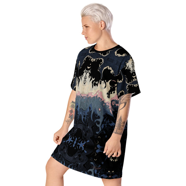 Midnight Abstraction is a very cool t-shirt dress with a Celtic tribal and mystical vibe! Artist, Sushila Oliphant and Apparel for the Spirit.